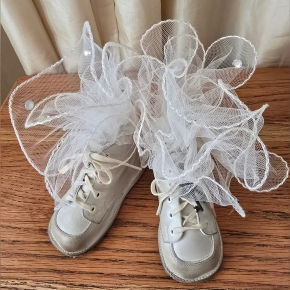 OOAK Club P31 Vintage Baby Shoes Decoration - Picture 2 of 6